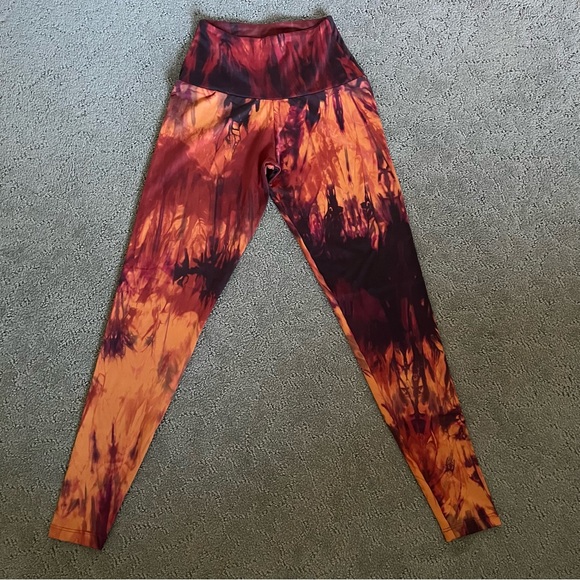NWOT Women’s Booty by Brabants High Waisted Marble Flame Tie Dye Leggings OS - Picture 2 of 6